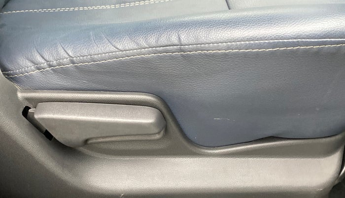 2013 Maruti Ritz VXI, Petrol, Manual, 44,917 km, Driver Side Adjustment Panel