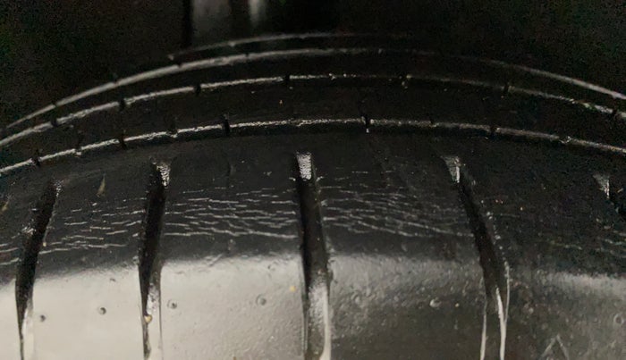 2016 Maruti Baleno ZETA CVT PETROL 1.2, Petrol, Automatic, 37,397 km, Right Rear Tyre Tread