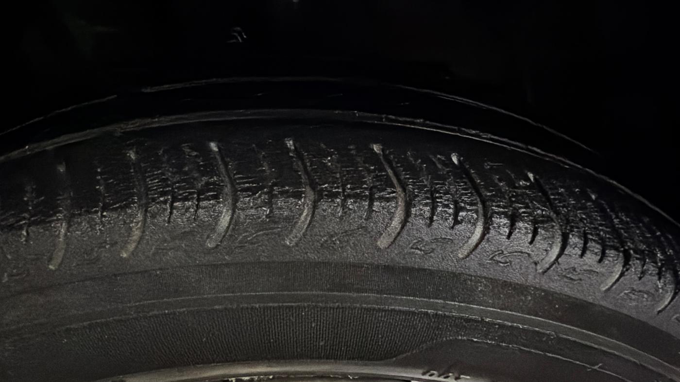 2020 Honda Amaze 1.2L I-VTEC V CVT, Petrol, Automatic, 34,024 km, Left Front Tyre Tread
