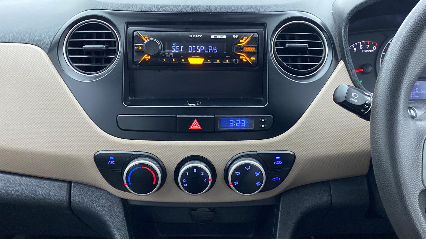 2016 Hyundai Grand i10 MAGNA 1.2 VTVT, Petrol, Manual, 51,773 km, Air Conditioner