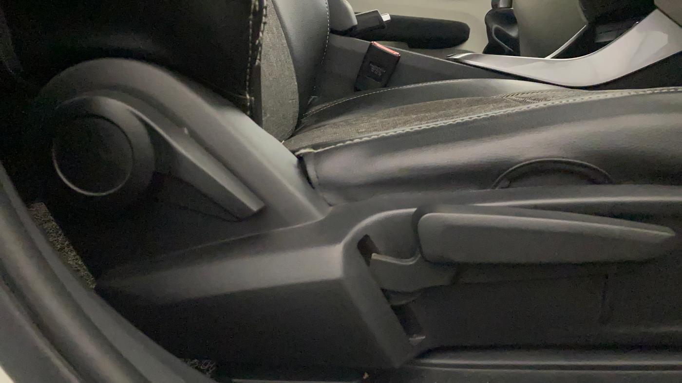 2023 Tata ALTROZ XZ PLUS PETROL, Petrol, Manual, 27,059 km, Driver Side Adjustment Panel