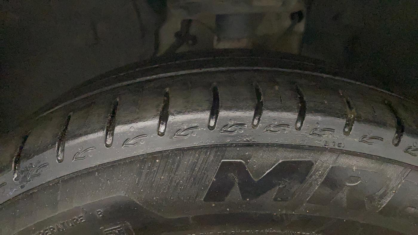 2023 Tata ALTROZ XZ PLUS PETROL, Petrol, Manual, 27,059 km, Left Front Tyre Tread