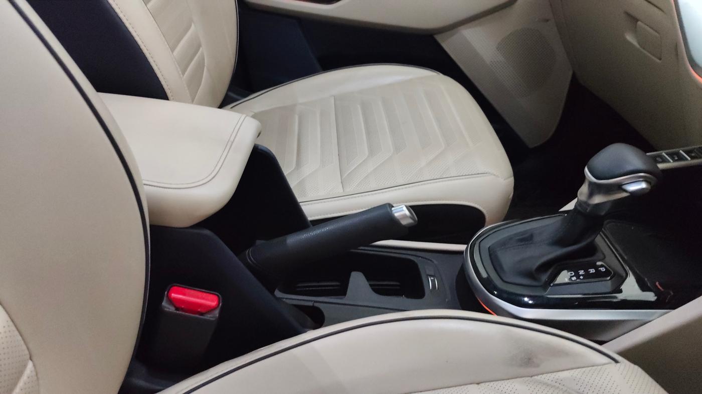 2022 KIA CARENS LUXURY PLUS 1.5 DIESEL AT 7 STR, Diesel, Automatic, 27,753 km, Gear Lever