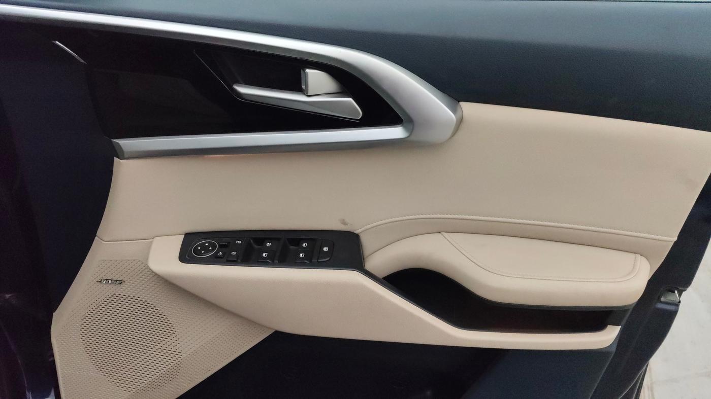 2022 KIA CARENS LUXURY PLUS 1.5 DIESEL AT 7 STR, Diesel, Automatic, 27,753 km, Driver Side Door Panels Control