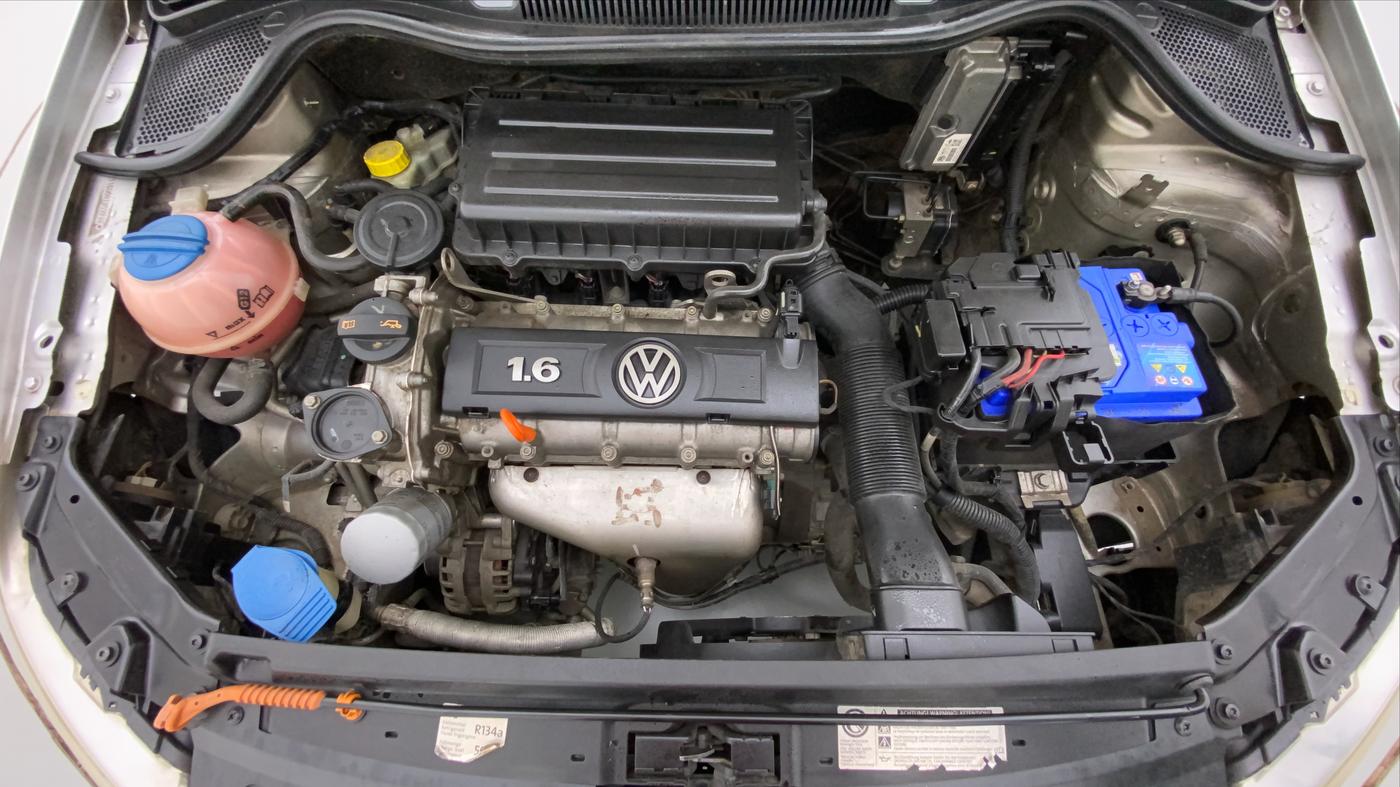 2011 Volkswagen Vento HIGHLINE 1.6 MPI, Petrol, Manual, 43,512 km, Open Bonet