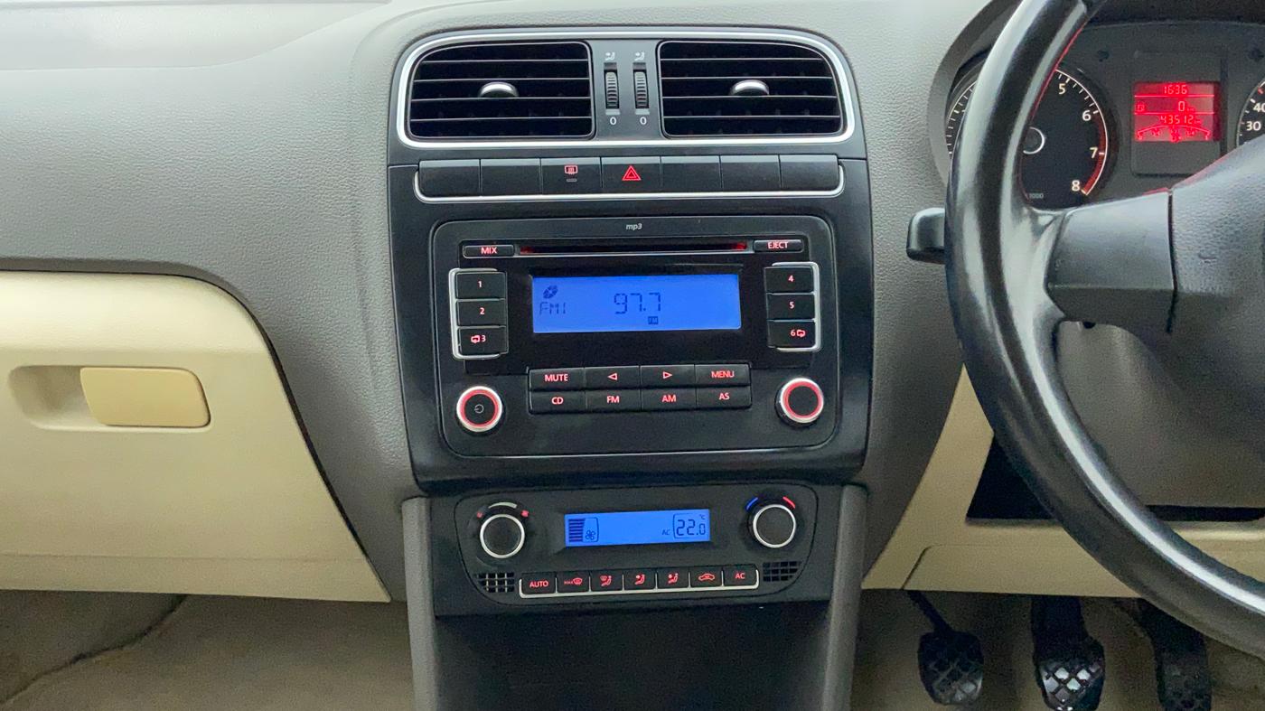 2011 Volkswagen Vento HIGHLINE 1.6 MPI, Petrol, Manual, 43,512 km, Air Conditioner