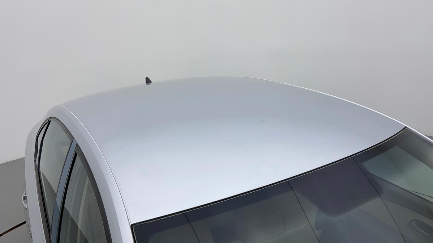 2011 Volkswagen Vento HIGHLINE 1.6 MPI, Petrol, Manual, 43,512 km, Roof