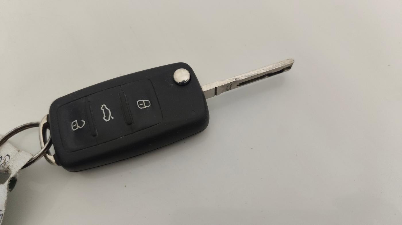 2015 Volkswagen Polo GT TSI AT, Petrol, Automatic, 1,15,176 km, Key Close Up