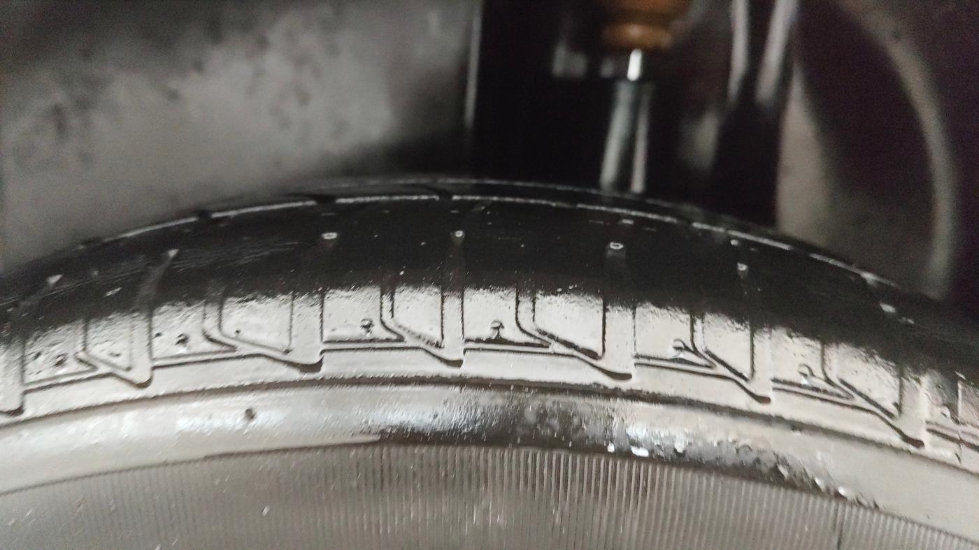 2015 Volkswagen Polo GT TSI AT, Petrol, Automatic, 1,15,176 km, Left Rear Tyre Tread