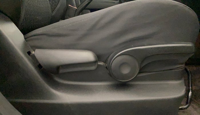 2016 Maruti Vitara Brezza ZDI PLUS, Diesel, Manual, 1,11,061 km, Driver Side Adjustment Panel