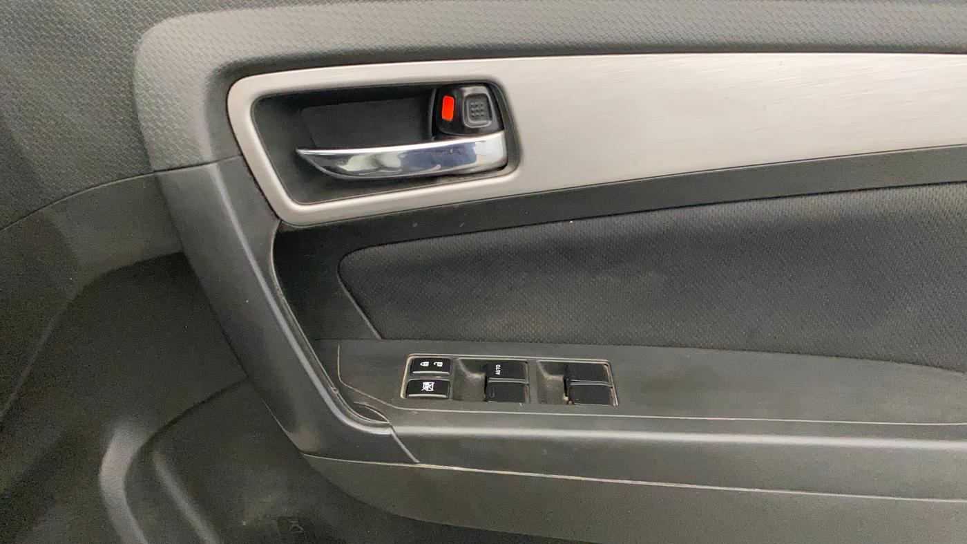 2016 Maruti Vitara Brezza ZDI PLUS, Diesel, Manual, 1,11,061 km, Driver Side Door Panels Control