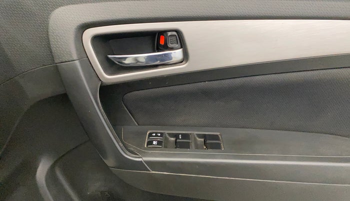 2016 Maruti Vitara Brezza ZDI PLUS, Diesel, Manual, 1,11,061 km, Driver Side Door Panels Control