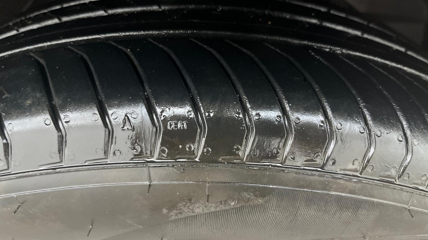 2021 MG HECTOR SHARP 1.5 DCT PETROL, Petrol, Automatic, 39,739 km, Right Front Tyre Tread