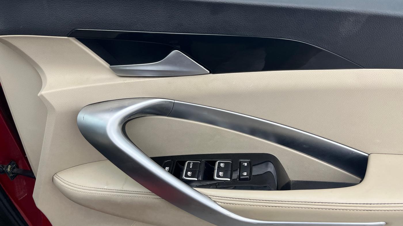 2021 MG HECTOR SHARP 1.5 DCT PETROL, Petrol, Automatic, 39,739 km, Driver Side Door Panels Control