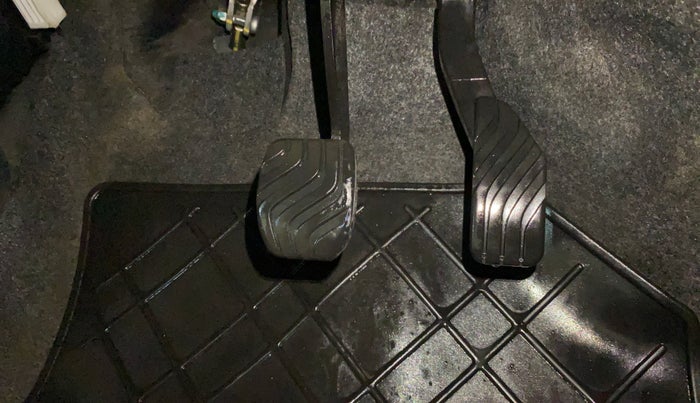 2018 Renault Kwid RXT 1.0 AMT (O), Petrol, Automatic, 14,764 km, Pedals