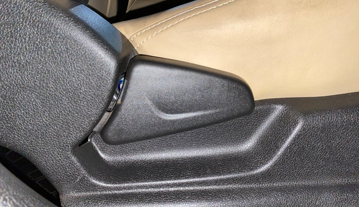 2018 Renault Kwid RXT 1.0 AMT (O), Petrol, Automatic, 14,764 km, Driver Side Adjustment Panel