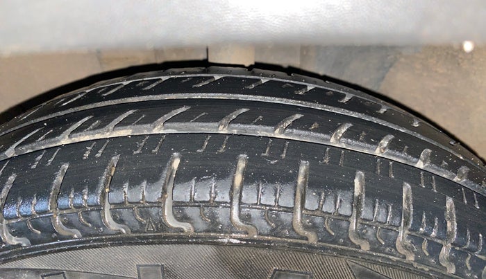 2018 Renault Kwid RXT 1.0 AMT (O), Petrol, Automatic, 14,764 km, Left Front Tyre Tread