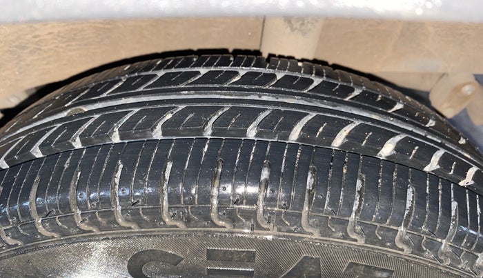 2018 Renault Kwid RXT 1.0 AMT (O), Petrol, Automatic, 14,764 km, Left Rear Tyre Tread