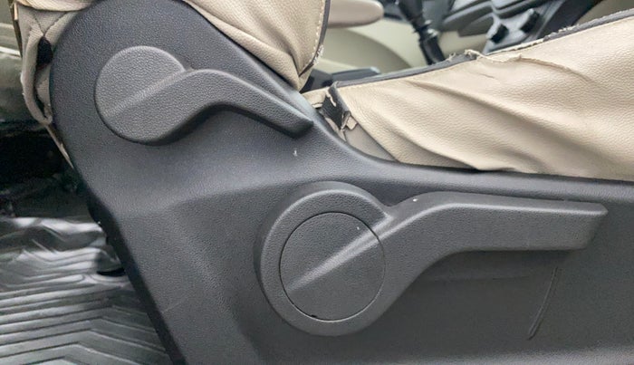 2018 Mahindra MARAZZO M4 7 STR, Diesel, Manual, 57,225 km, Driver Side Adjustment Panel