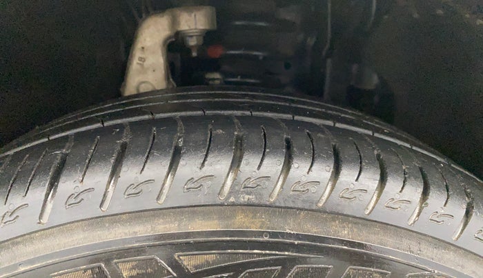 2018 Mahindra MARAZZO M4 7 STR, Diesel, Manual, 57,225 km, Right Front Tyre Tread