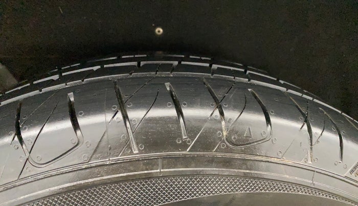 2018 Mahindra MARAZZO M4 7 STR, Diesel, Manual, 57,225 km, Right Rear Tyre Tread