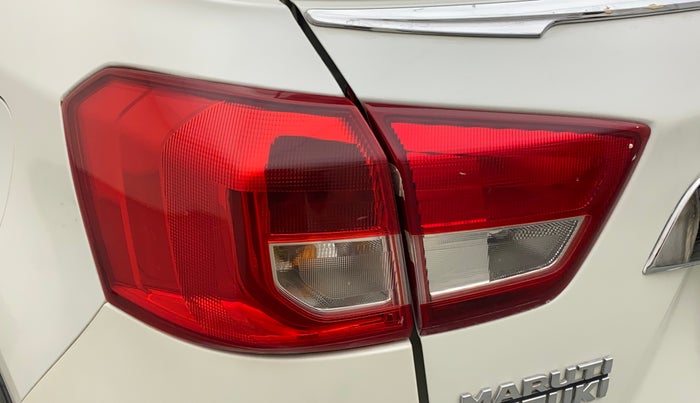 2018 Maruti Vitara Brezza VDI, Diesel, Manual, 99,561 km, Left tail light - Minor scratches