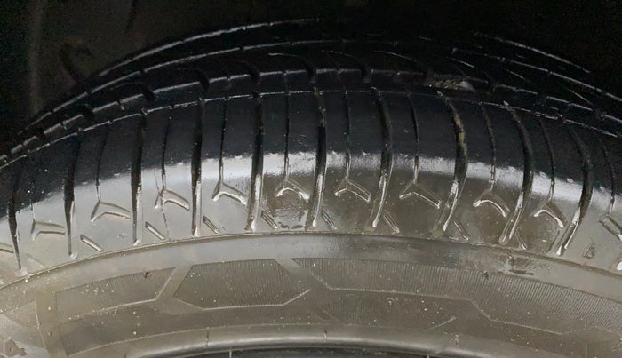 2016 Hyundai Grand i10 SPORTZ 1.2 KAPPA VTVT, Petrol, Manual, 76,656 km, Left Front Tyre Tread