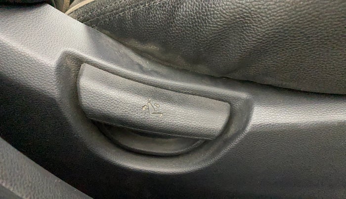 2016 Hyundai Grand i10 SPORTZ 1.2 KAPPA VTVT, Petrol, Manual, 76,656 km, Driver Side Adjustment Panel