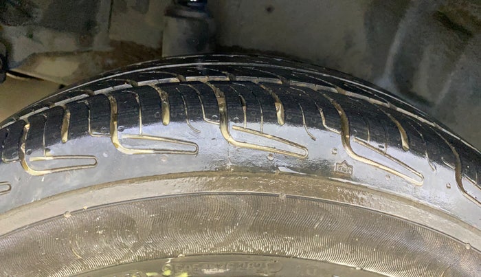 2013 Honda Amaze 1.2L I-VTEC S AT, Petrol, Automatic, 98,015 km, Right Rear Tyre Tread