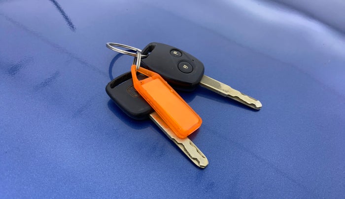 2013 Honda Amaze 1.2L I-VTEC S AT, Petrol, Automatic, 98,015 km, Key Close Up