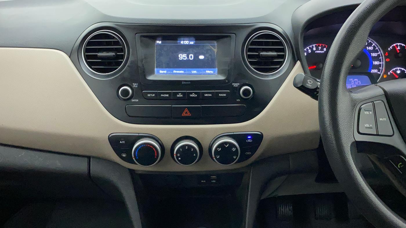 2017 Hyundai Grand i10 SPORTZ 1.2 KAPPA VTVT, CNG, Manual, 1,03,725 km, Air Conditioner