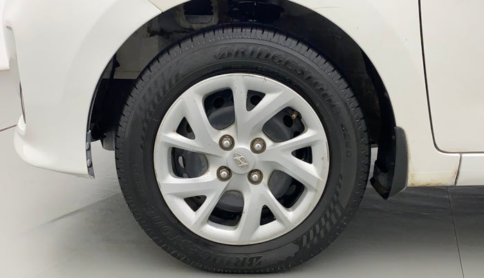 2017 Hyundai Grand i10 SPORTZ 1.2 KAPPA VTVT, CNG, Manual, 1,03,725 km, Left Front Wheel