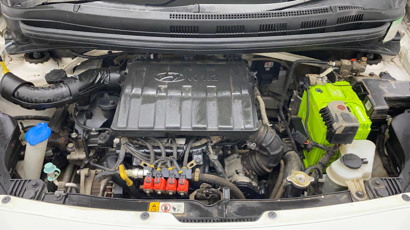 2017 Hyundai Grand i10 SPORTZ 1.2 KAPPA VTVT, CNG, Manual, 1,03,725 km, Open Bonet