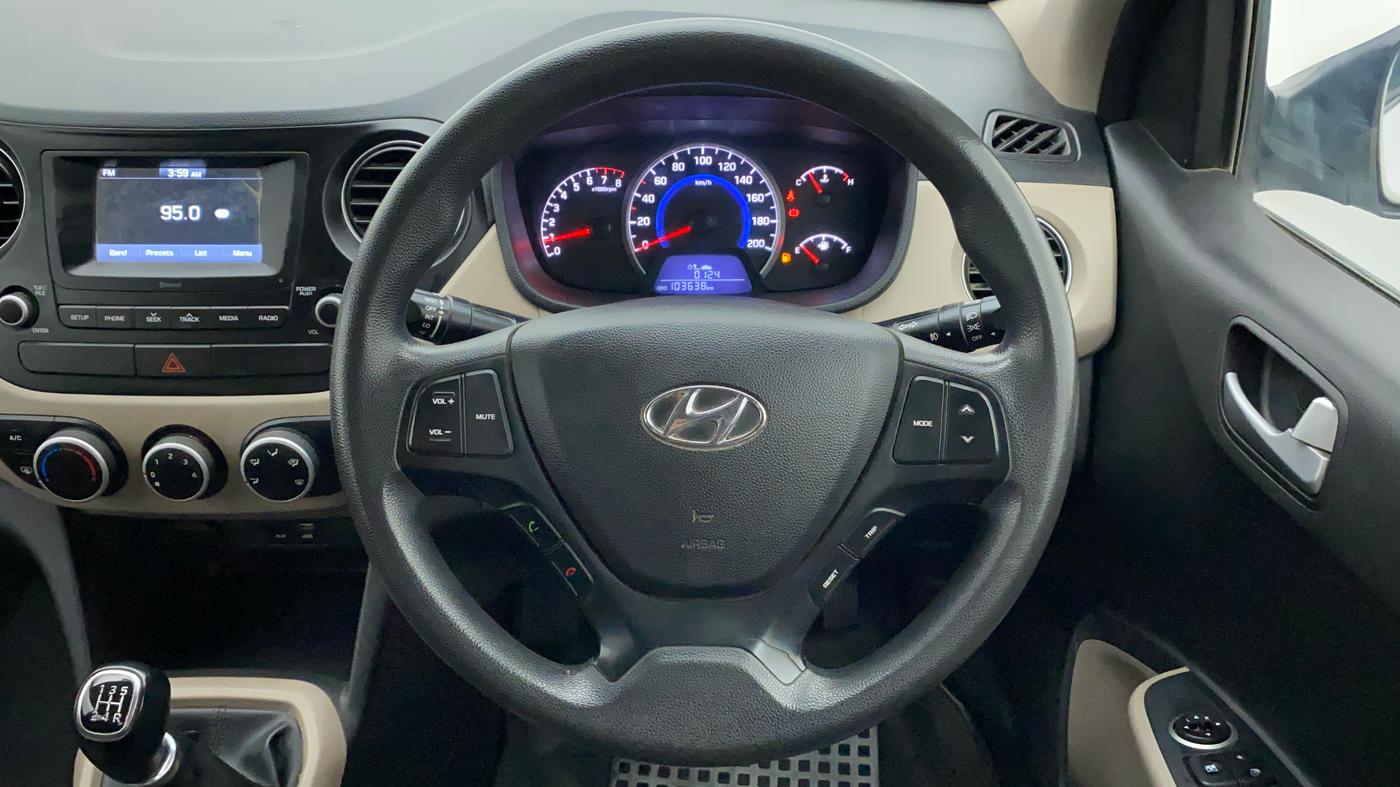 2017 Hyundai Grand i10 SPORTZ 1.2 KAPPA VTVT, CNG, Manual, 1,03,725 km, Steering Wheel Close Up