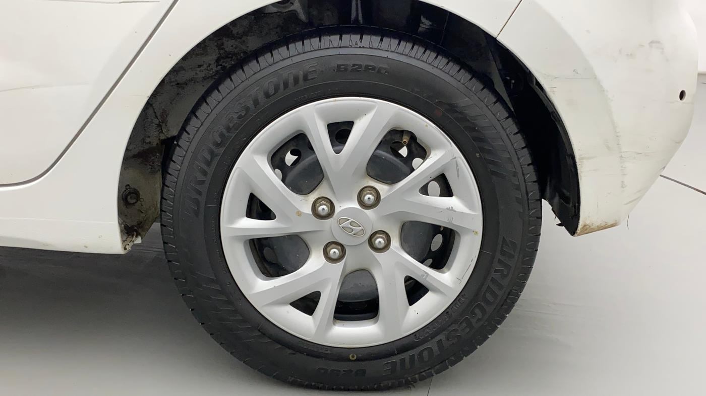 2017 Hyundai Grand i10 SPORTZ 1.2 KAPPA VTVT, CNG, Manual, 1,03,725 km, Left Rear Wheel