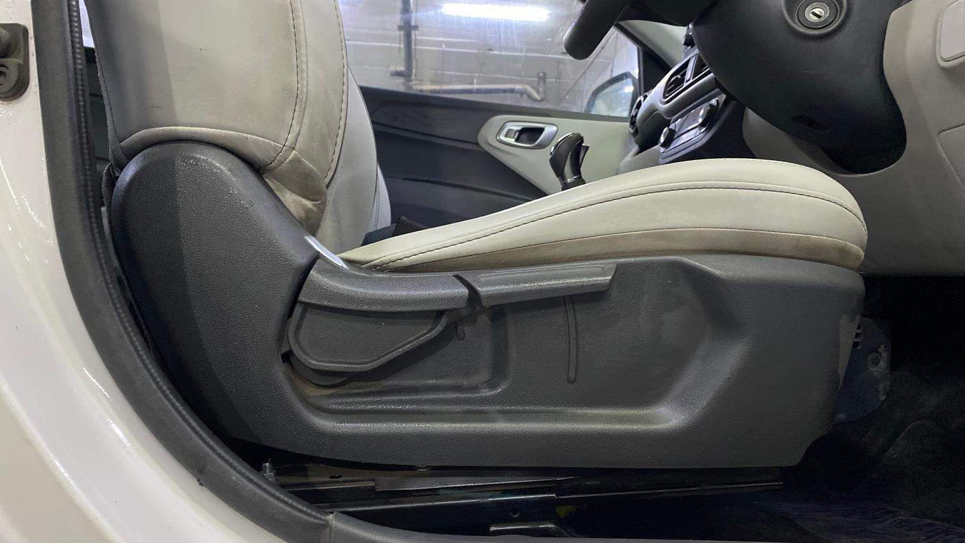2024 Hyundai GRAND I10 NIOS SPORTZ AMT 1.2 KAPPA VTVT, Petrol, Automatic, 33,844 km, Driver Side Adjustment Panel