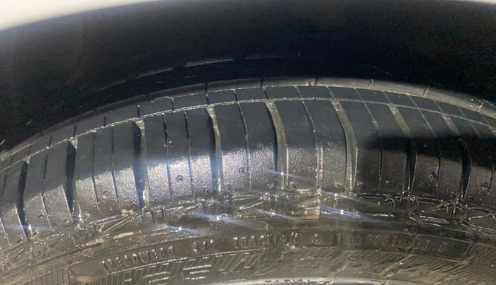 2017 Hyundai Grand i10 SPORTZ 1.2 KAPPA VTVT, Petrol, Manual, 38,426 km, Left Front Tyre Tread