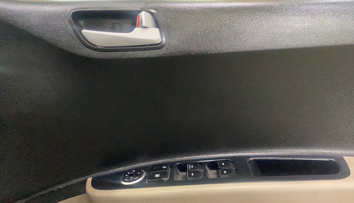 2017 Hyundai Grand i10 SPORTZ 1.2 KAPPA VTVT, Petrol, Manual, 38,426 km, Driver Side Door Panels Control