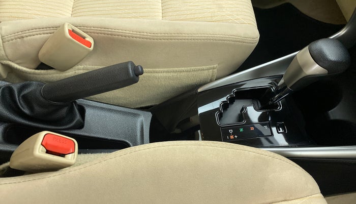 2018 Toyota YARIS G CVT, Petrol, Automatic, 18,059 km, Gear Lever