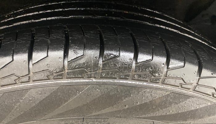 2022 KIA SELTOS HTX PLUS 1.5 DIESEL, Diesel, Manual, 33,709 km, Right Front Tyre Tread