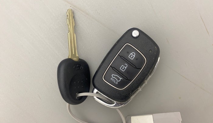 2019 Hyundai VENUE SX 1.0 TURBO, Petrol, Manual, 52,185 km, Key Close Up