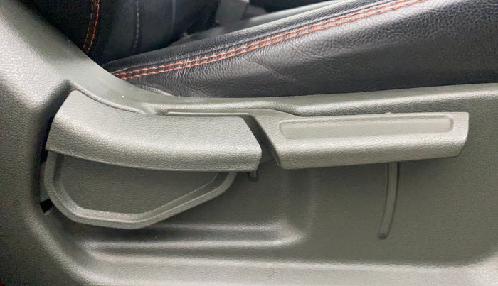 2019 Hyundai VENUE SX 1.0 TURBO, Petrol, Manual, 52,185 km, Driver Side Adjustment Panel