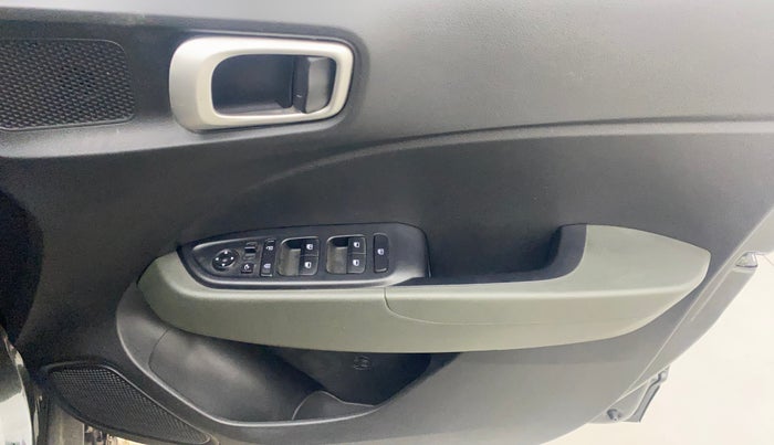 2019 Hyundai VENUE SX 1.0 TURBO, Petrol, Manual, 52,185 km, Driver Side Door Panels Control