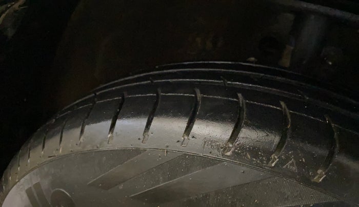 2017 Maruti Dzire VXI, Petrol, Manual, 79,014 km, Right Front Tyre Tread