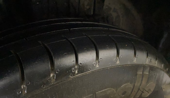 2017 Maruti Dzire VXI, Petrol, Manual, 79,014 km, Right Rear Tyre Tread