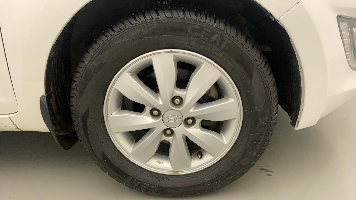 2014 Hyundai i20 SPORTZ 1.2, Petrol, Manual, 12,345 km, Right Front Wheel