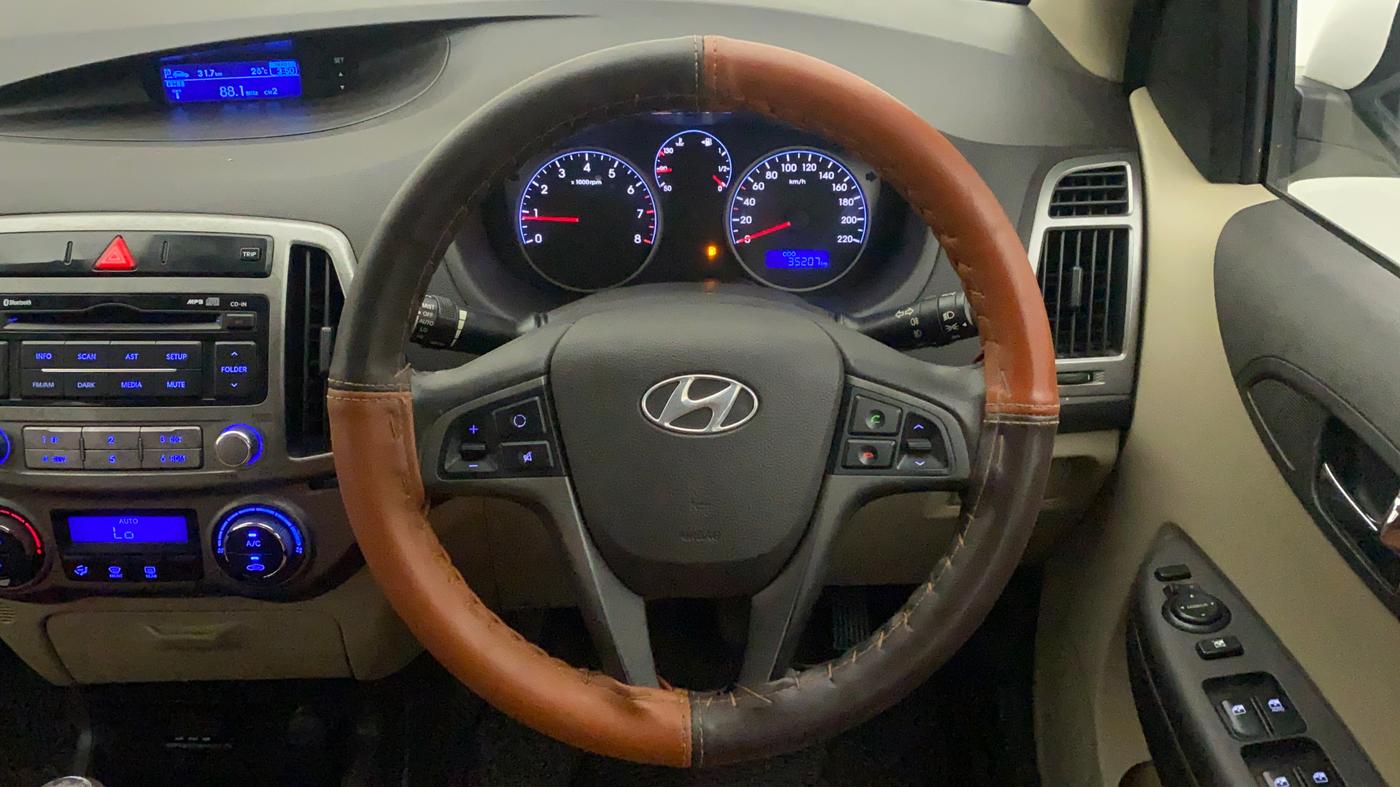 2014 Hyundai i20 SPORTZ 1.2, Petrol, Manual, 12,345 km, Steering Wheel Close Up
