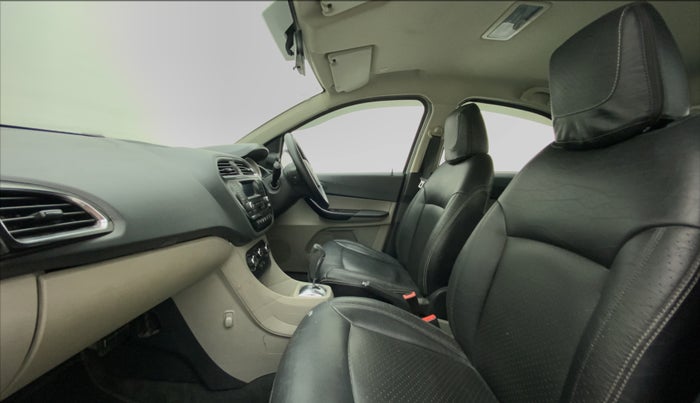 2017 Tata Tiago XZA PETROL, Petrol, Automatic, 82,422 km, Right Side Front Door Cabin