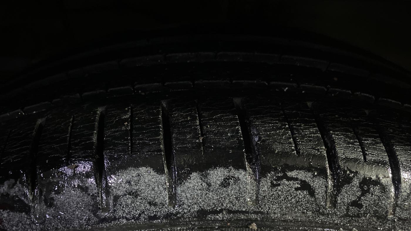 2015 Maruti Ciaz ZXI+, Petrol, Manual, 53,318 km, Left Front Tyre Tread