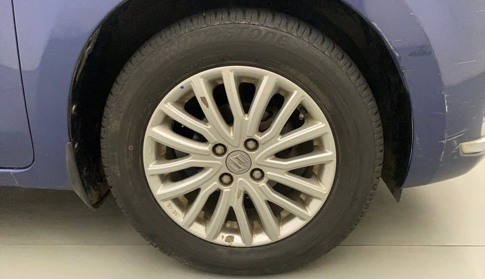 2018 Maruti Dzire ZDI, Diesel, Manual, 74,013 km, Right Front Wheel
